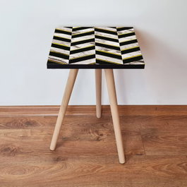 Hanah Home Mesa Auxiliar Shp132 Negro, Oro y Blanco